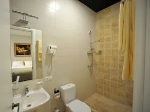 ZP Hotel - Bathroom