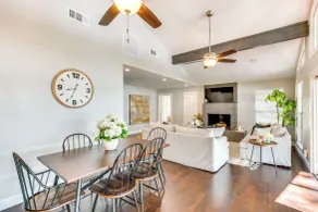 Yard, Deck & Fire Pit: Cedar Creek Reservoir Gem - Interiör