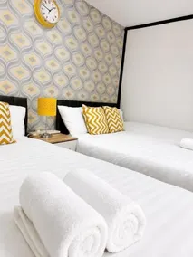 RS Prime Inn Birmingham - Premium Private Rooms & 2 Double Beds Apartment With Bathroom & Kitchen, Free Parking Near NEC, Airport, HS2 Birmingham - Rum