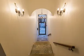 Kaplan Hotel - Entrée intérieure