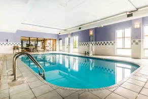 Quality Inn & Suites Lawrenceburg - Piscine