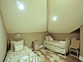Downtown Savannah Oasis - Room