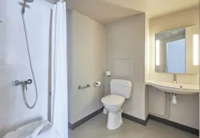 B&B HOTEL Honfleur - Bathroom