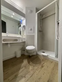 Hôtel Kyriad Niort - Salle de bain