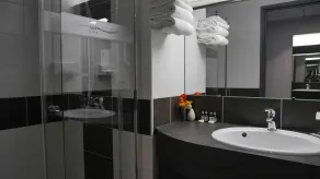 Hôtel L'Hotan Portet-sur-Garonne - Salle de bain