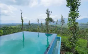 Mihra Mist Resort - Basseng