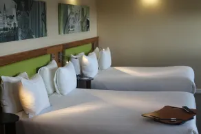 Hampton by Hilton Liverpool/John Lennon Airport - Room