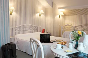 Logis Hôtel du Pont Neuf - Værelse