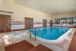 Comfort Inn & Suites Farmington - Victor - Piscine