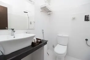 Pearl Royal Hotel - Bagno