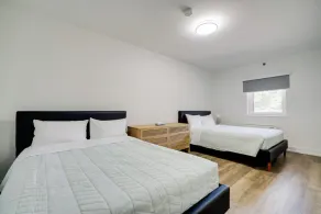 Toronto Lakeshore Hotel - Room