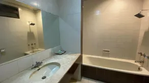 Grand Whiz Hotel Bromo - Bathroom