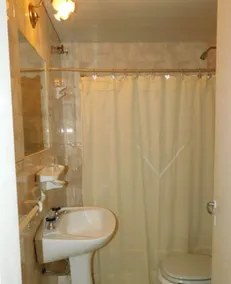 Hostal Schilling - Badezimmer