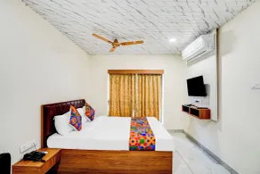 FabHotel Omkar & Lodging - Phoenix Market City - Camera