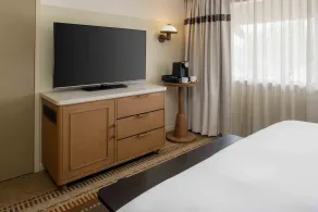 Chaminade Resort & Spa - Room
