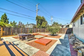 Pet-Friendly Santa Clara Home: 6 Mi to San Jose! - Interior