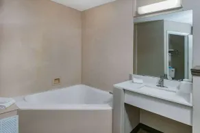 Super 8 by Wyndham Moss Point - Salle de bain