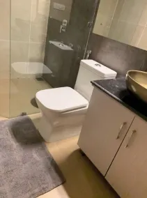 Dunn Perk Manor - Bathroom