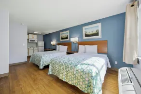 HomeTowne Studios by Red Roof Atlanta - Peachtree Corners - Camera