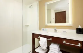 Hawthorn Suites by Wyndham Bridgeport - Salle de bain