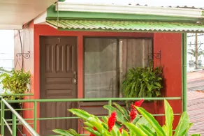 Hostal Nuevo Arenal downtown, private rooms with bathroom - Værelse