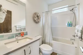 Depoe Bay Townhome w/ Deck & Stunning Ocean Views! - Interior