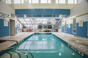 Monte Carlo Inn Barrie - Newly Renovated - Piscine