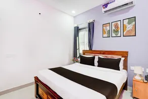 Super Townhouse Lanco Hills Gachibowli - Room