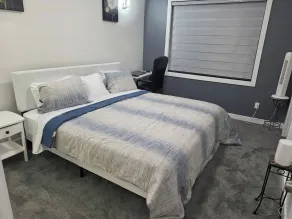 The Blessed Family Home-4bedrooms 3washrooms - Room