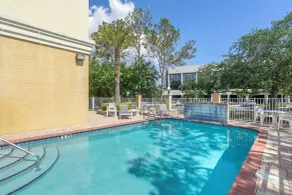 Comfort Inn & Suites Northeast - Gateway - Piscine