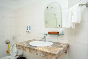 Lotus Hotel 2 Khach San Bac Ninh - Bathroom