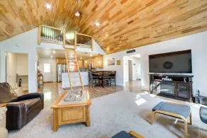 Waterfront Home: Allegheny River Access, Dock Slip - Interiör