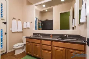 Palm Valley By Signature Vacation Rentals - Bathroom