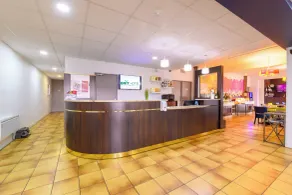  Brit Hotel Confort CAMBRAI - Reception