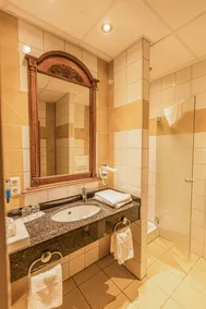 Triple Room Shower/WC (Kontingent) - Bagno