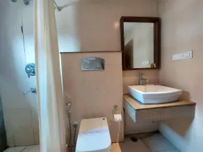 Orbit Hotel - Bagdogra - Bathroom