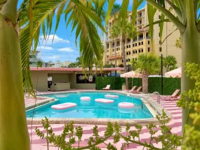 Abode Beach House - Pool