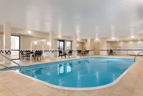 Hampton Inn Wichita-East - Pool