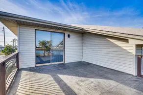 Panama City Waterfront Escape: Fenced Yard & Dock! - Interiør