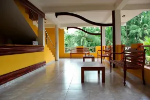 OYO 246 Roy Villa Beach Hotel - Resepsjon