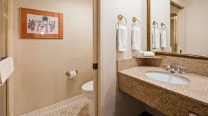 Inn at Santa Fe, SureStay Collection by Best Western - Salle de bain