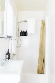 Palm View Holiday Apartments - Baño