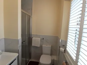 Garda House - Bathroom