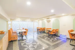 FabHotel Hygge Stay - Restaurante
