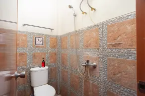 RedDoorz Plus near Universitas Indonesia - Salle de bain