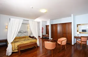 Hotel Gabarda - Zimmer