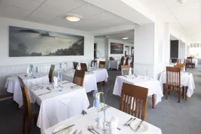 The Pines Hotel - Restaurant