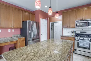 4 Mi to Dulles Airport: Spacious D.c. Area Home - Intérieur