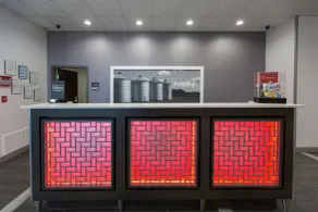 Hampton Inn & Suites Stroud - Resepsjon