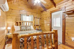 Cozy Pelsor Cabin w/ Mountain & Valley Views! - Innvendig